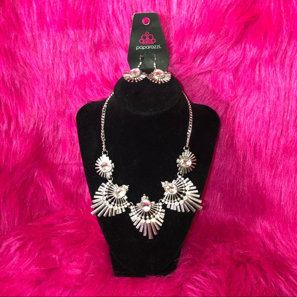 Paparazzi Miss YOU-niverse silver necklace - Picture 1 of 4